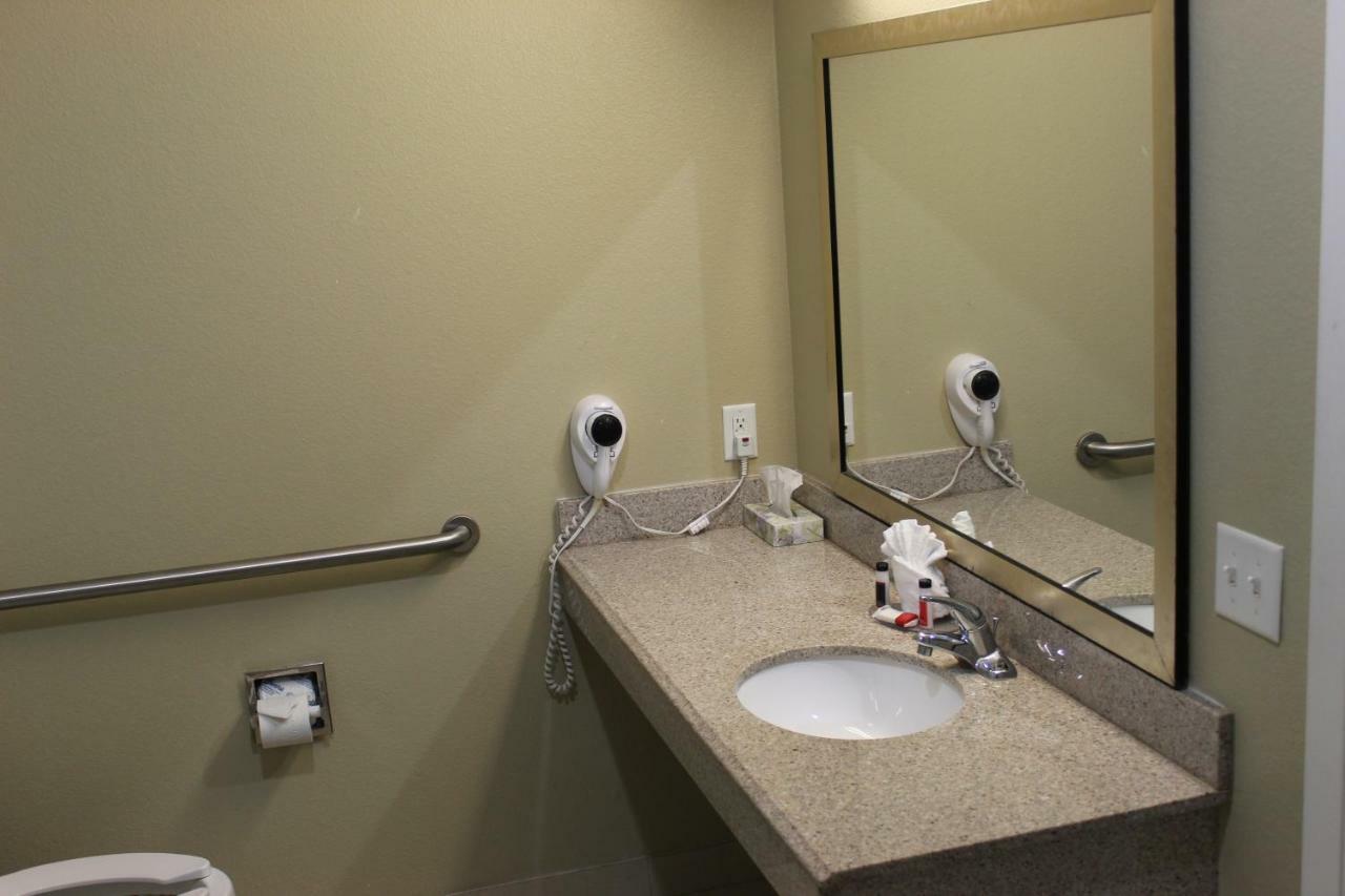 Horizon Inn & Suites Pearsall Exterior photo